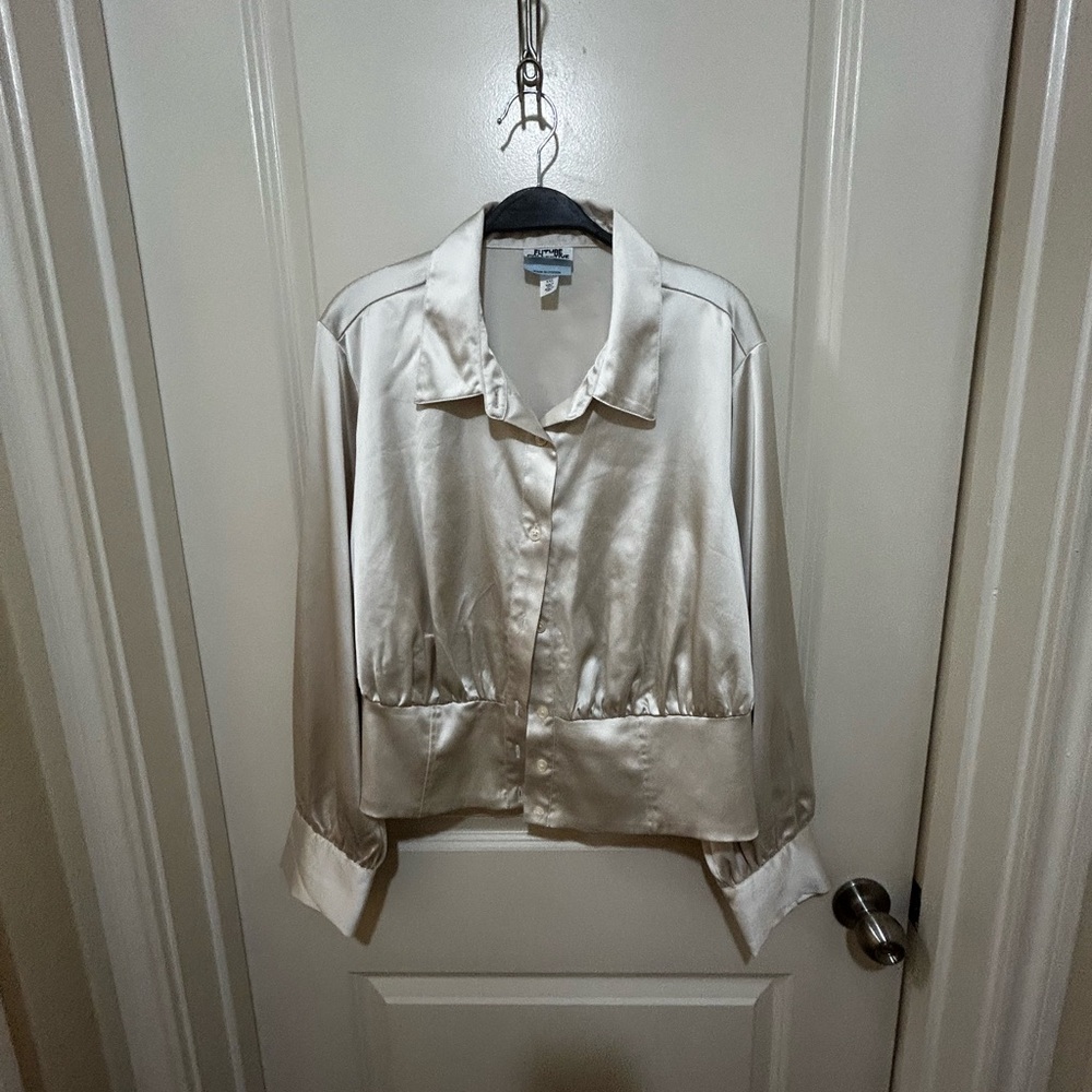 Future collective blouse